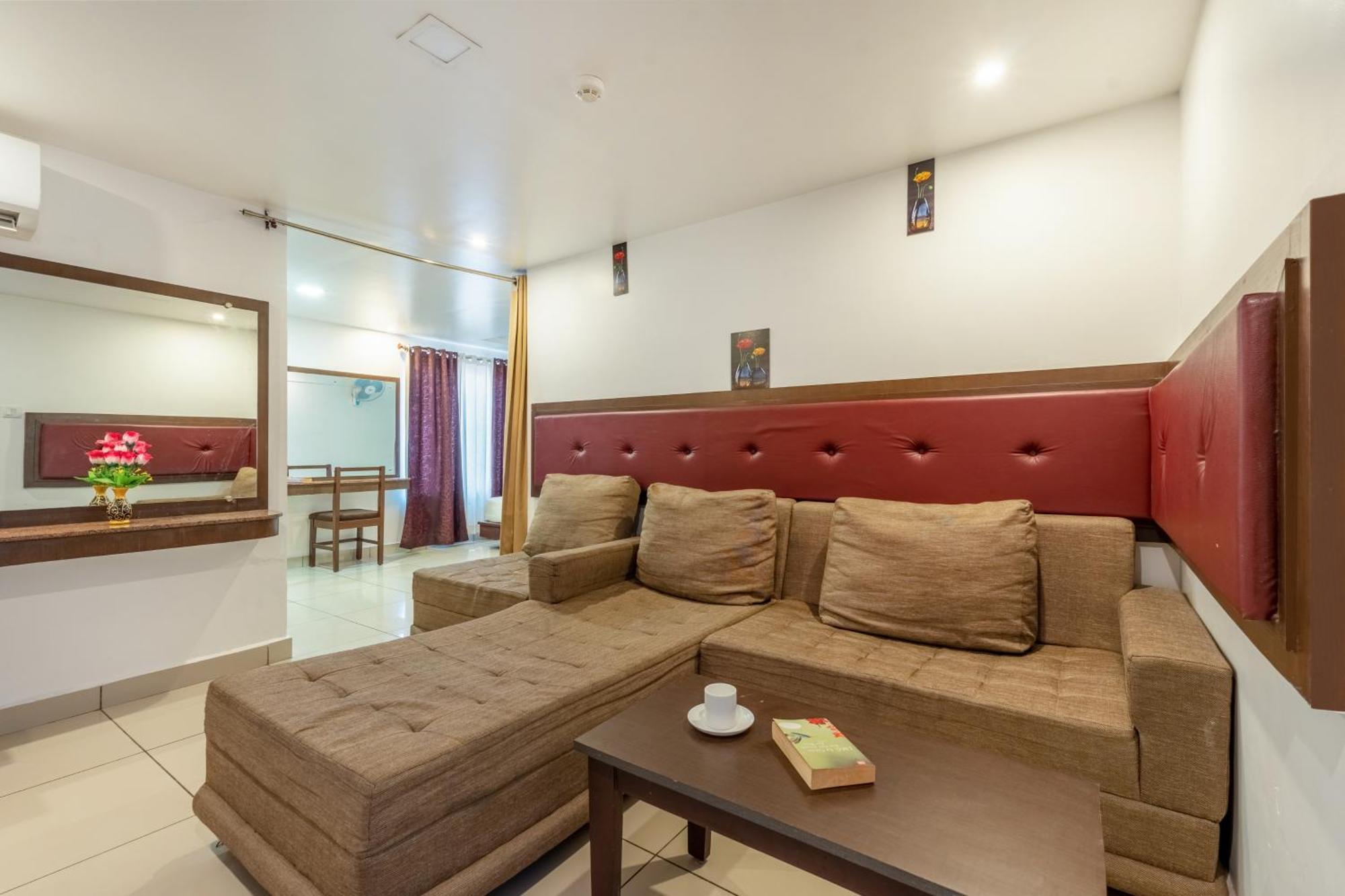 Treebo South Avenue, 700 Mts From Promenade Beach Пондичери Екстериор снимка